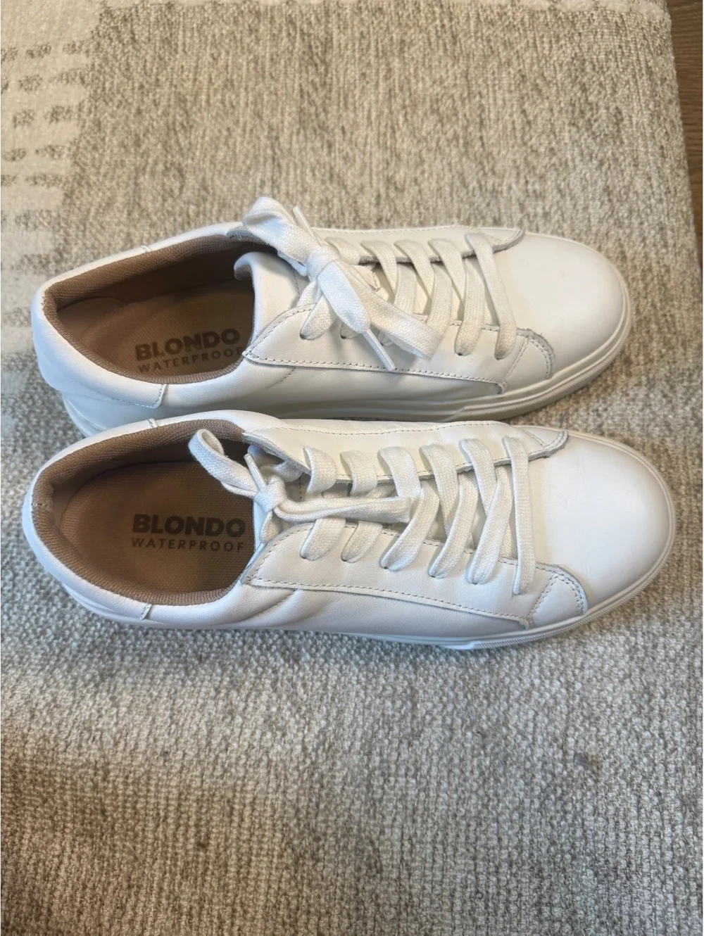 Blondo Women's White Leather Waterproof Sneakers